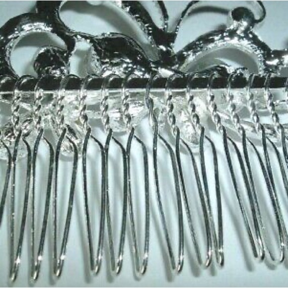 LARGE SILVER AND WHITE PEARL N RHINESTONE BUTTERFLY WEDDING PROM SLIDE HAIR COMB - Picture 3 of 5